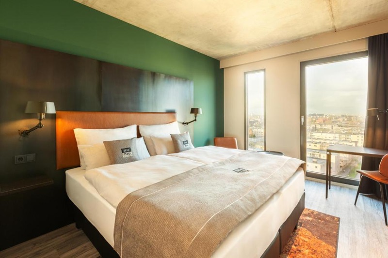 F1 Package The niu Fender Amsterdam – Bild 3